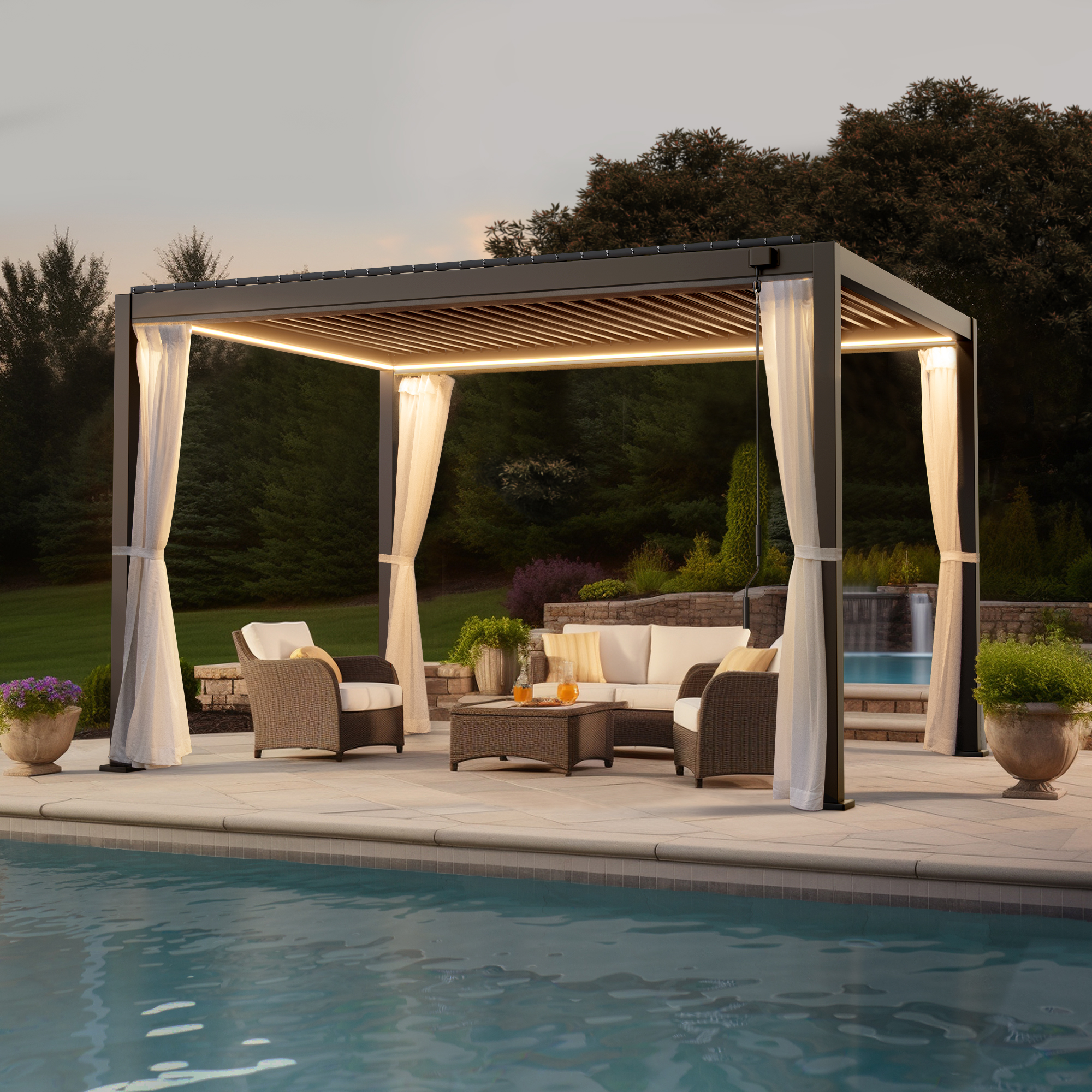 Gardinenschienenset für Pergola mit Lamellendach im Garten mit Sitzbereich und Pool
