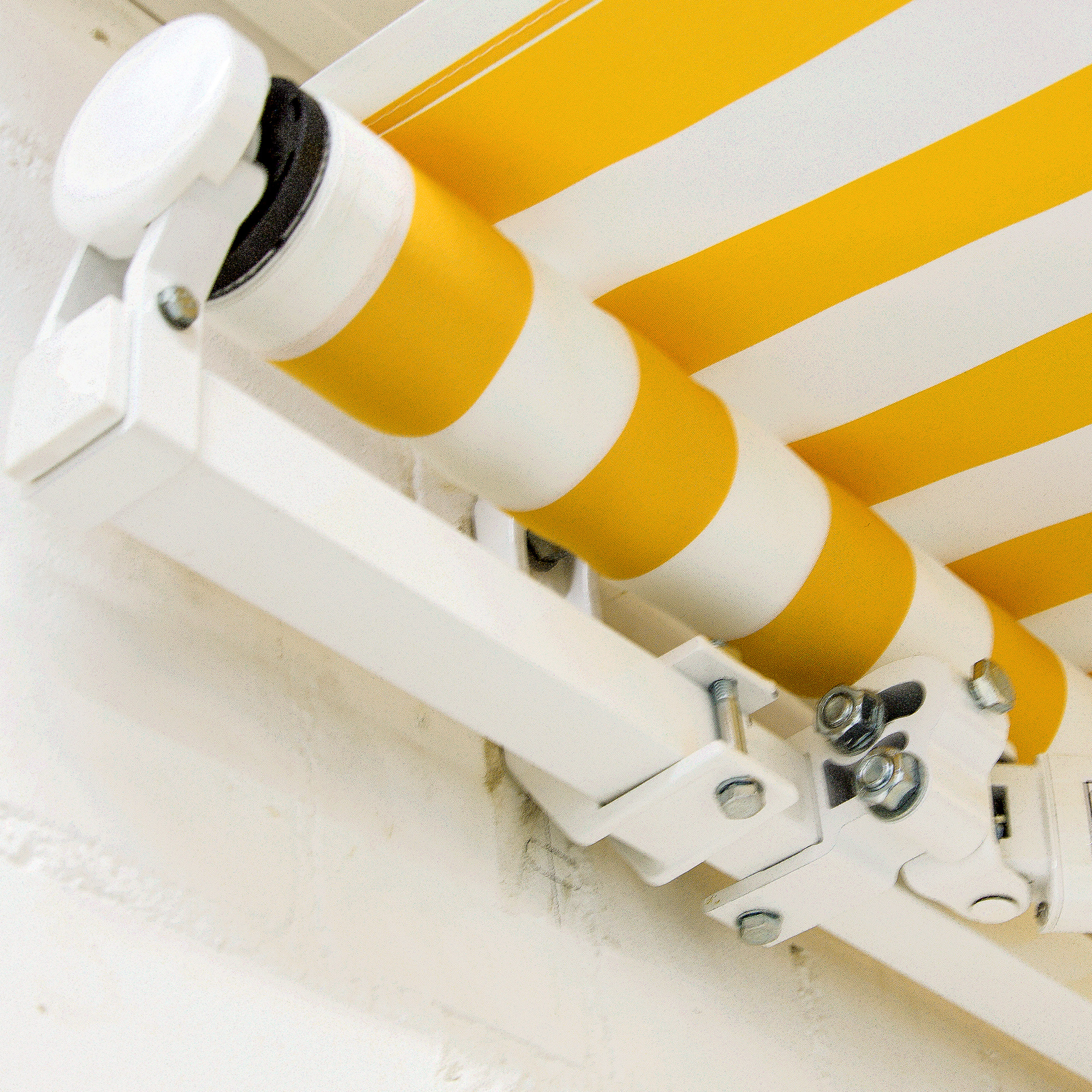 slider_image_0190d96ff0537fa7bba13ff1ea2f29cd Gelenkarmmarkise Easy, montiert an einer Wand, zeigt Mechanismus und Tuchrolle