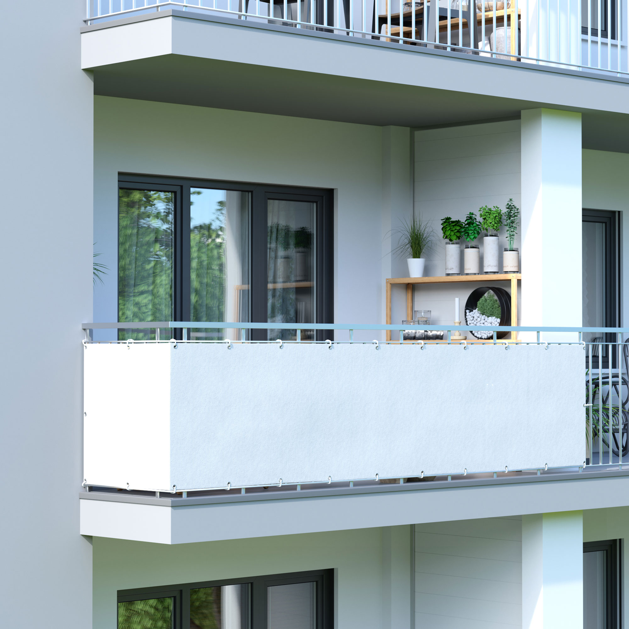 Balkonbespannung aus Polyester, wasserdicht, an einem Balkongeländer befestigt