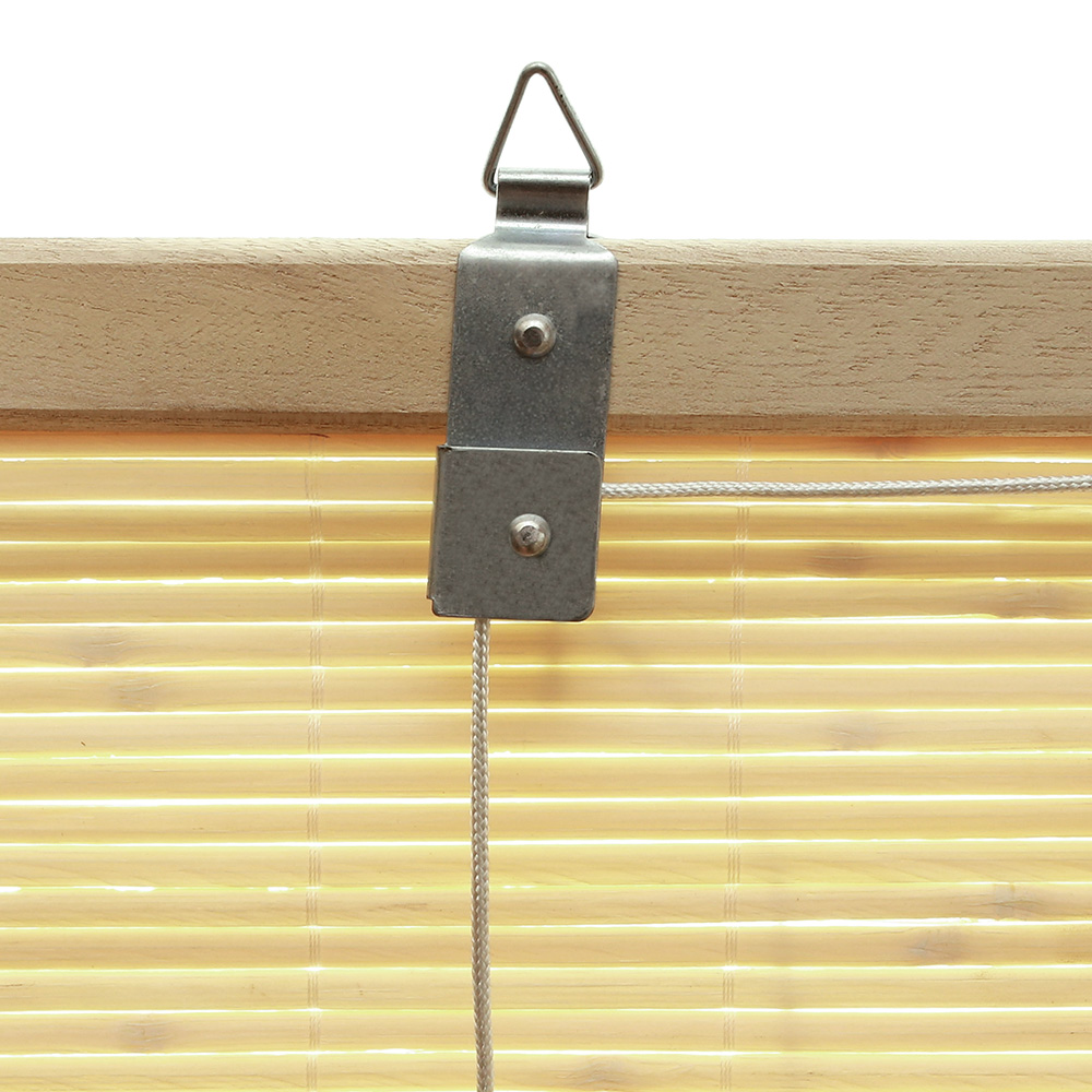 Bambusrollo mit Metallhalterung und Zugseil zur Befestigung und Bedienung