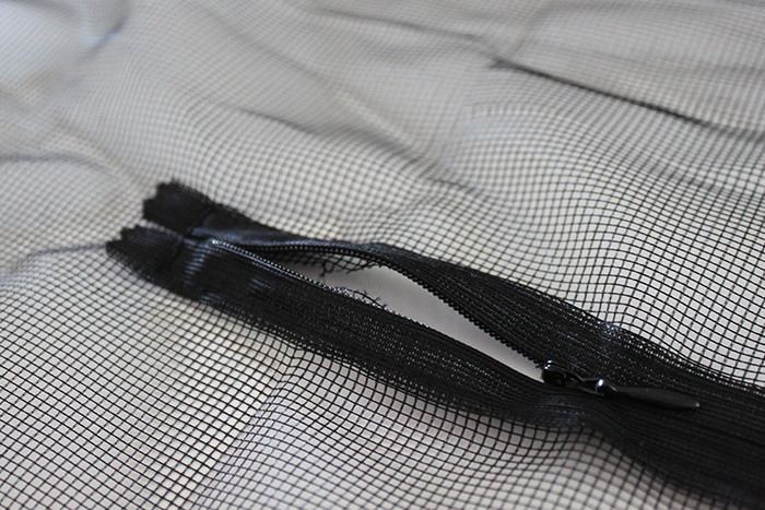 slider_image_01927067e2807caca7c2f18e6173414d Fliegengitter mit Reißverschluss für Dachfenster, Netzstruktur sichtbar