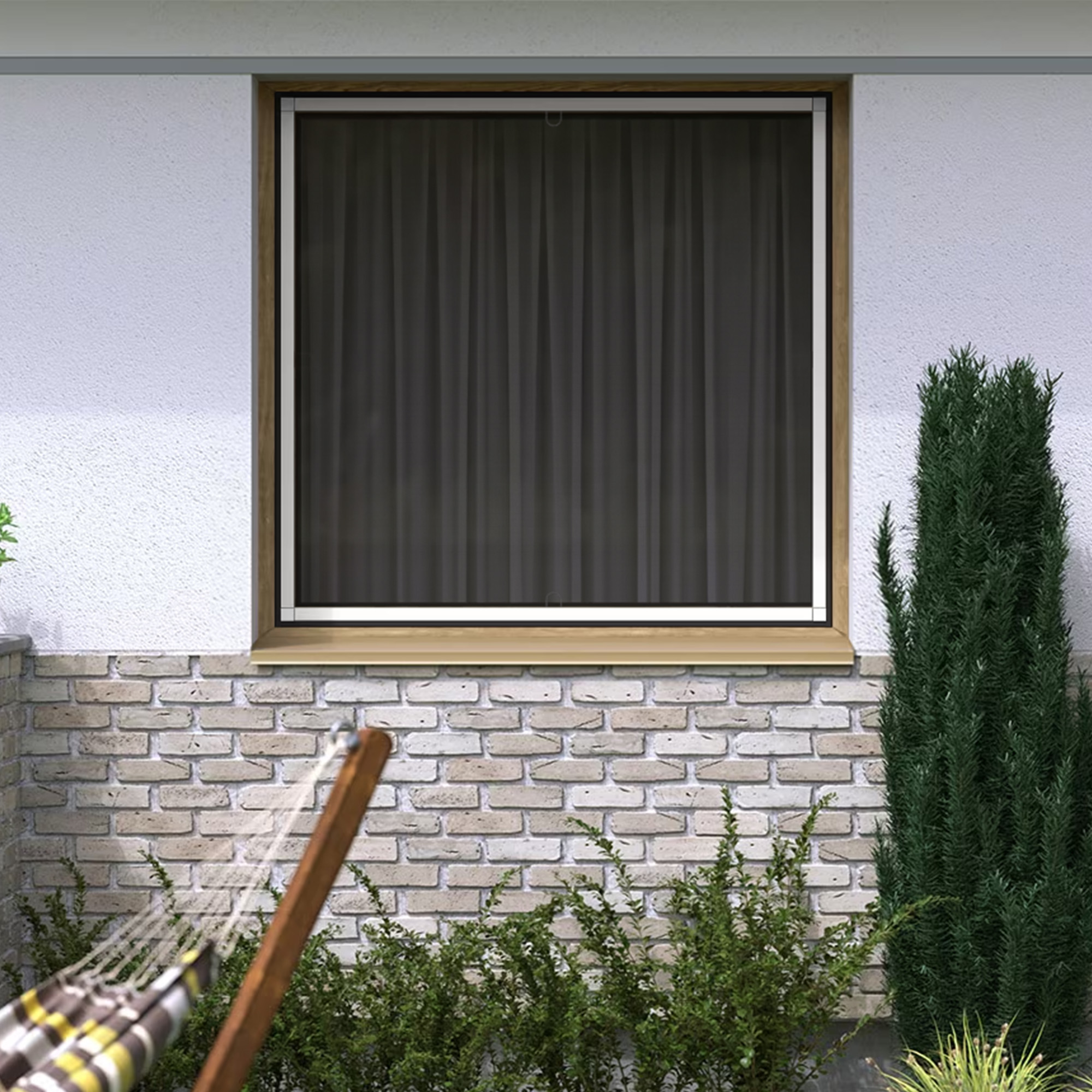 Insektenschutz-Spannrahmen an einem Fenster montiert