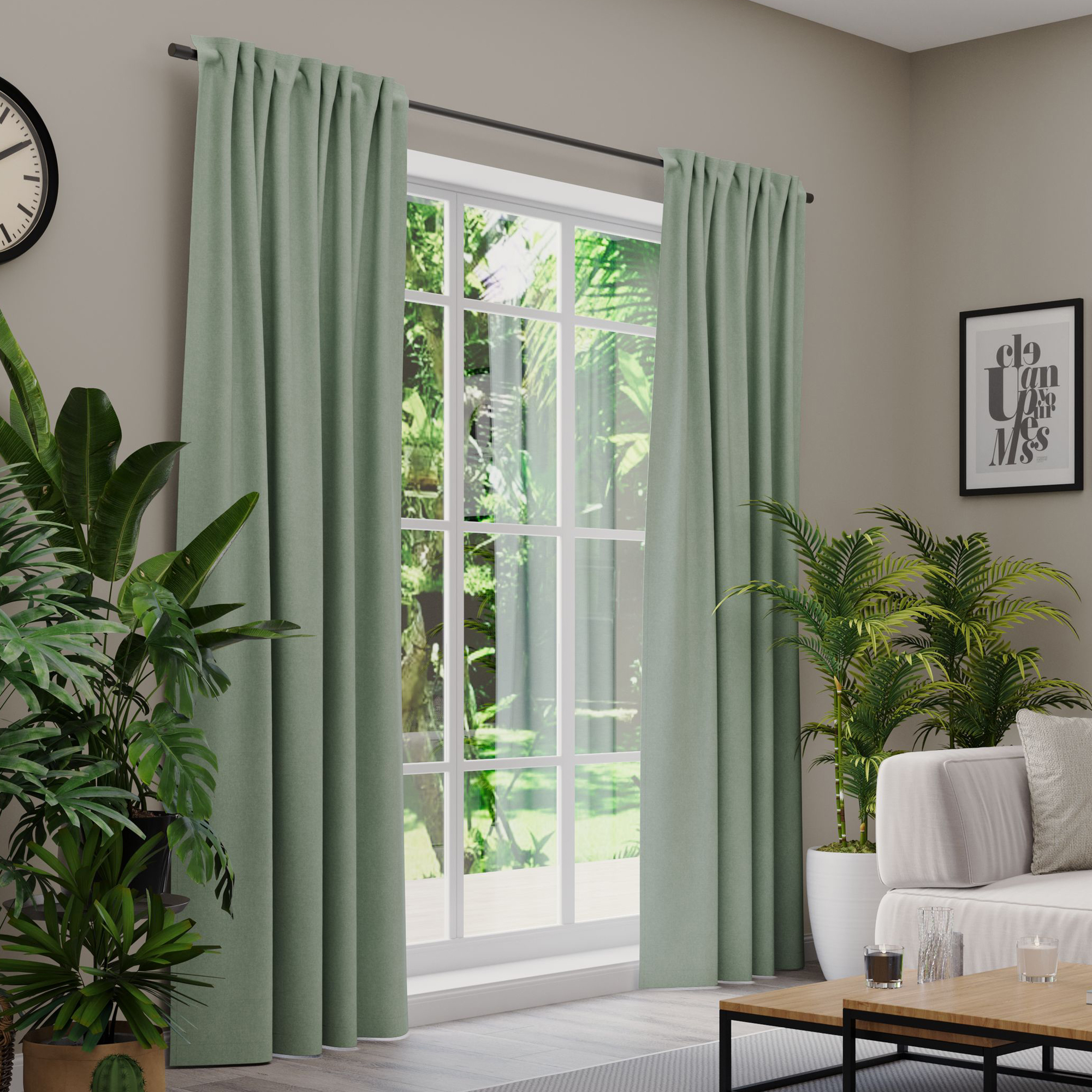 Gardinen an einem Fenster in einem Wohnzimmer mit Pflanzen und Möbeln