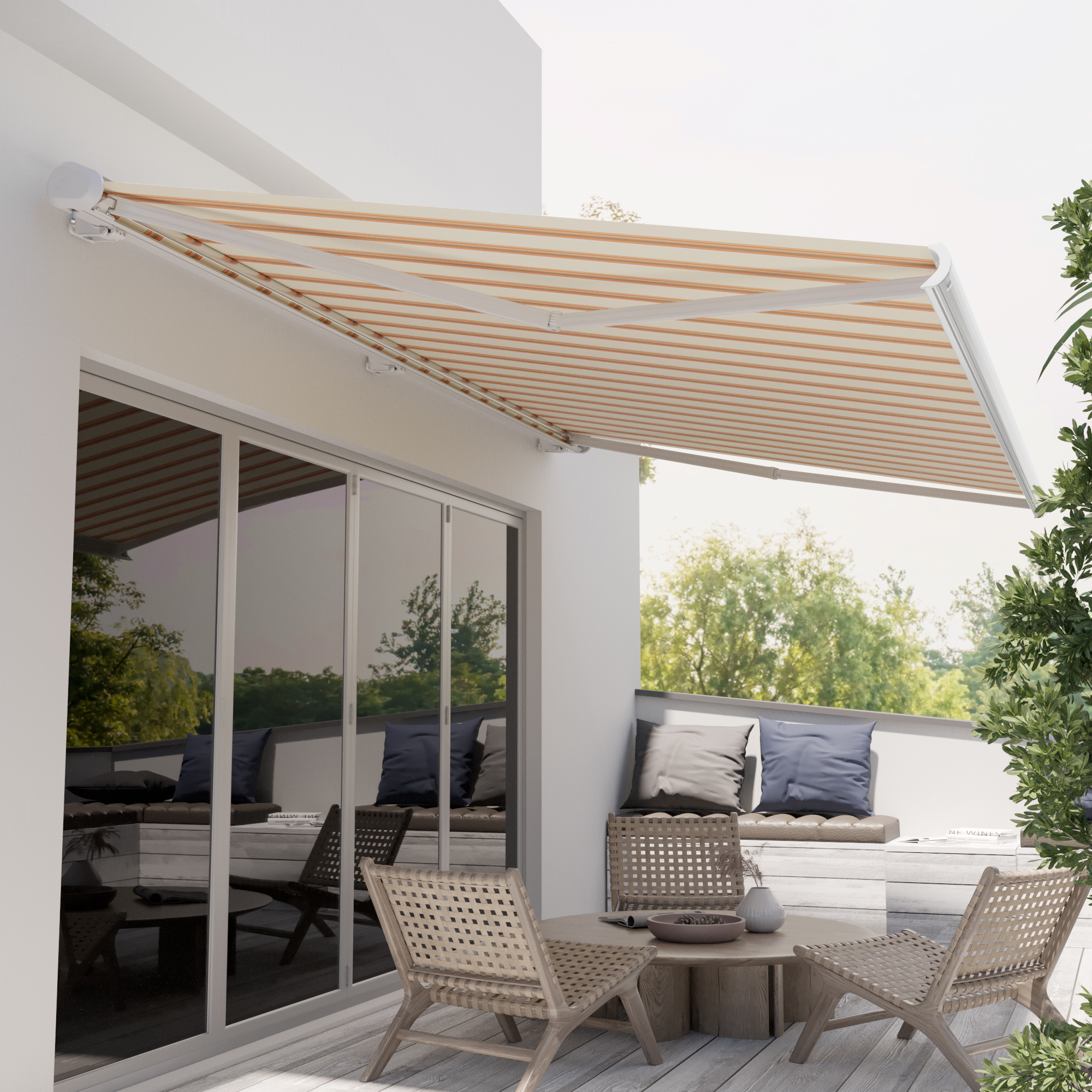 slider_image_0192905448f977d1a2d5f8502f394353 Kassettenmarkise an Hauswand über Terrasse mit Sitzmöbeln und Pflanzen