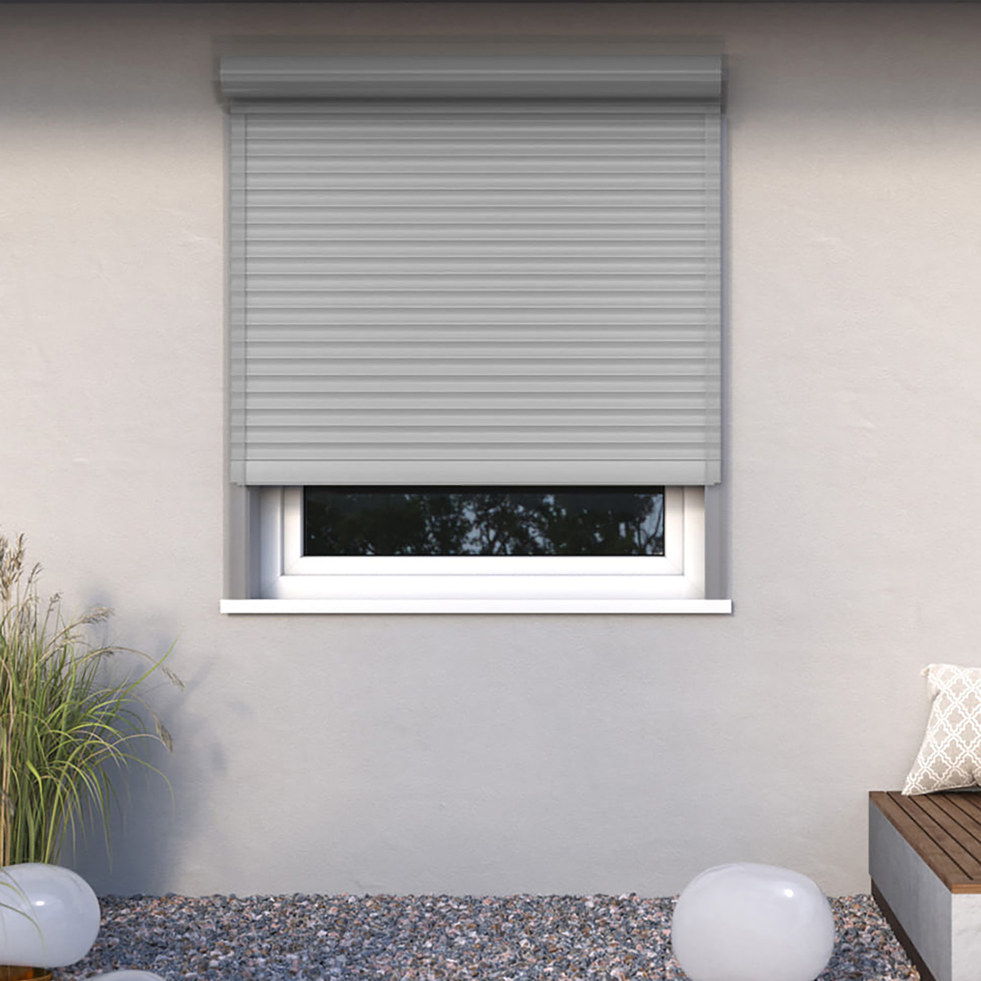 Rollladenbehang vor einem Fenster, maßgefertigt, schützt vor Licht und bietet Privatsphäre