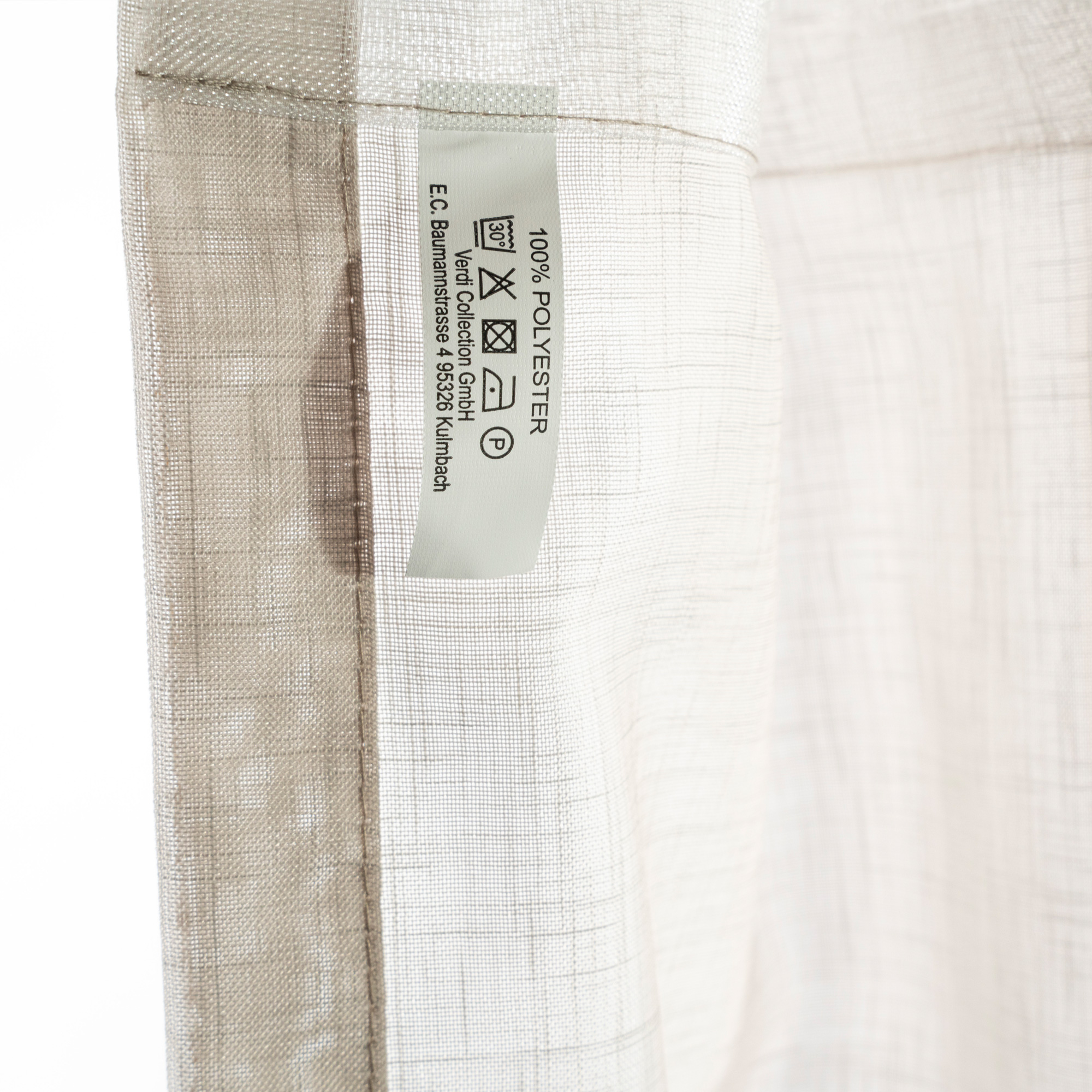 Gardine mit Schlaufenband und Leinen-Optik, Detailansicht des Materials und Etiketts