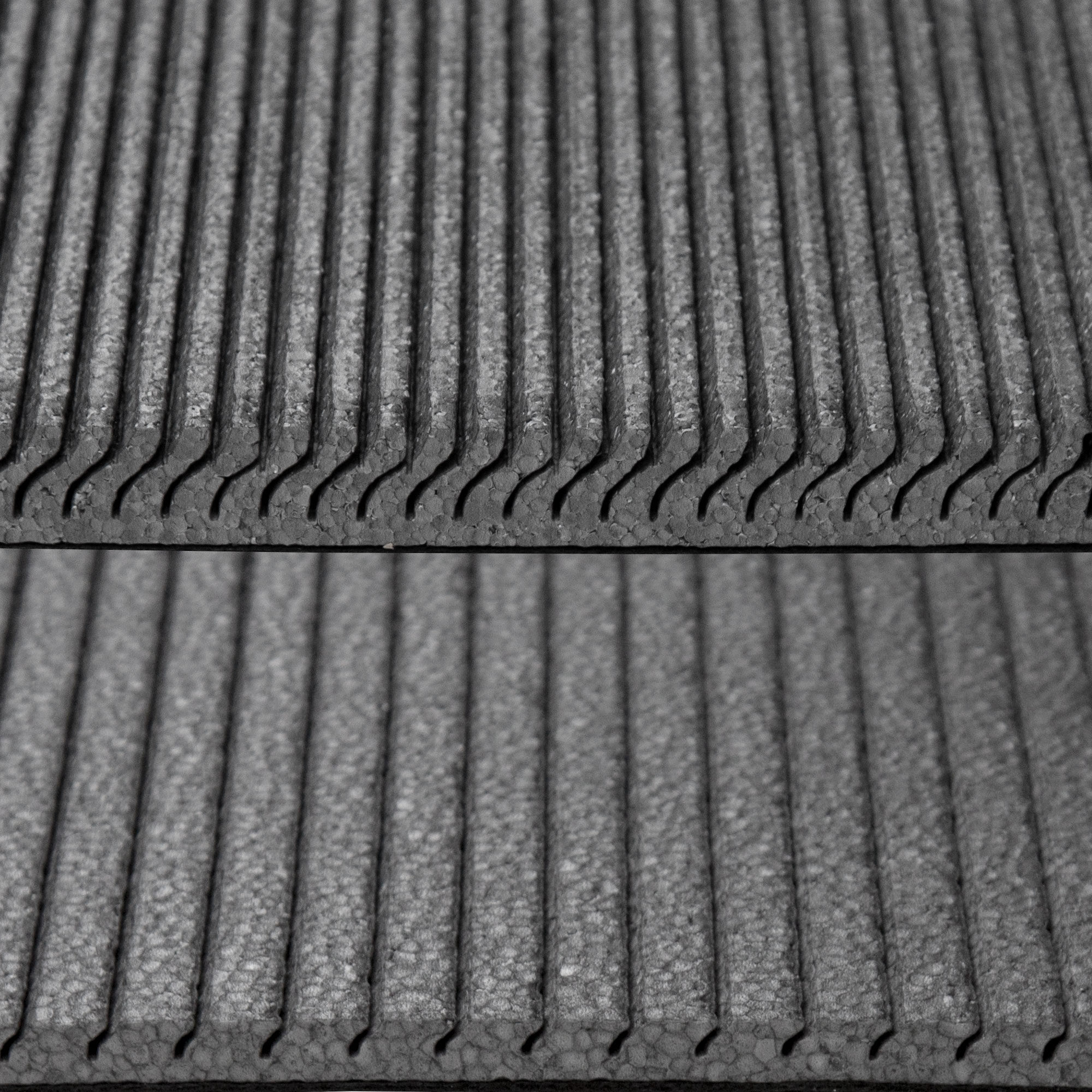 Strukturierte Oberfläche eines Verschlussdeckels für Dämmung im Kombi-Flex PE-System