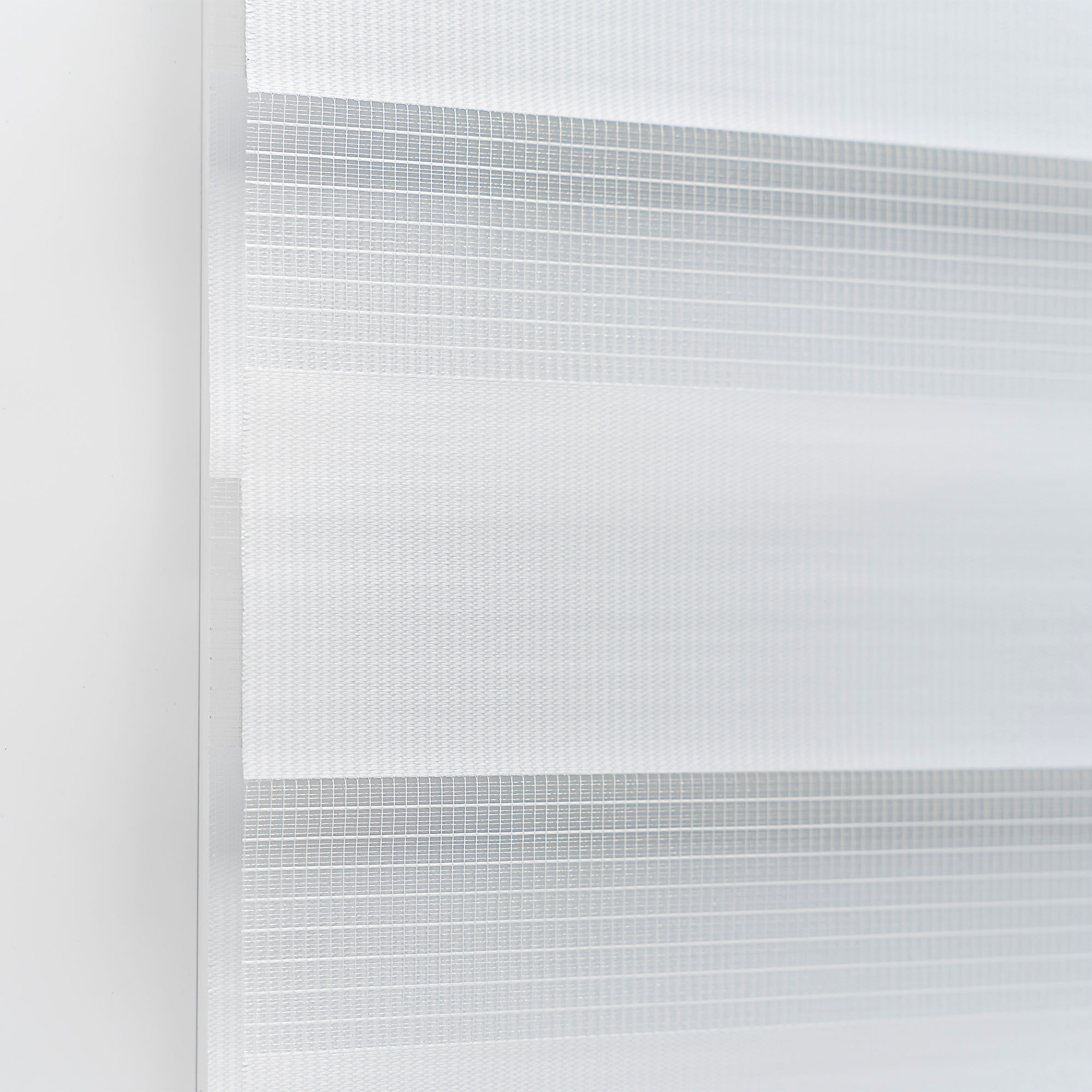 slider_image_7a18c1dd606048deb4762164f5b2315b Klemmfix Doppelrollo mit abwechselnden transparenten und blickdichten Streifen