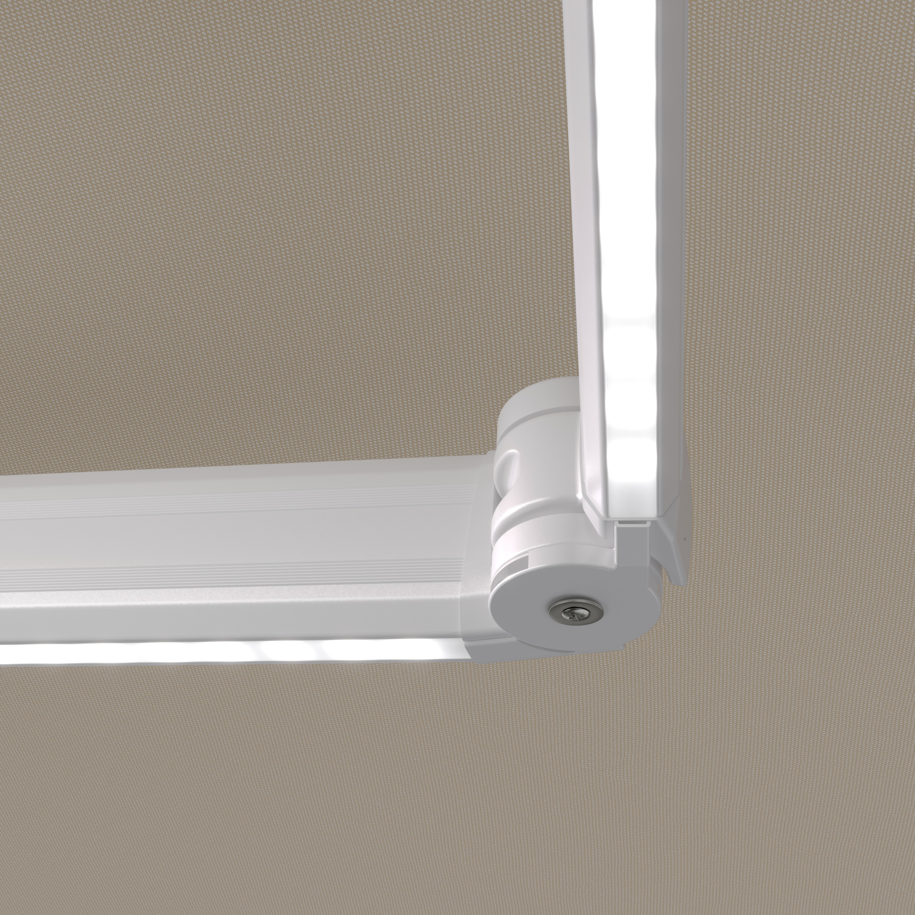 Detailansicht einer Kassettenmarkise mit LED-Beleuchtung und Gelenkmechanismus