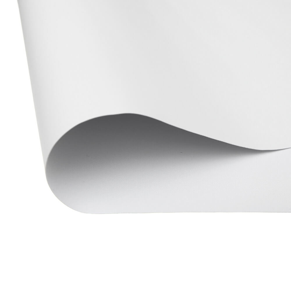 slider_image_01922d0d5eba7a1ca55040c005822d64 Verdunkelungsrollo mit glatter Oberfläche und leichtem Schwung im Material