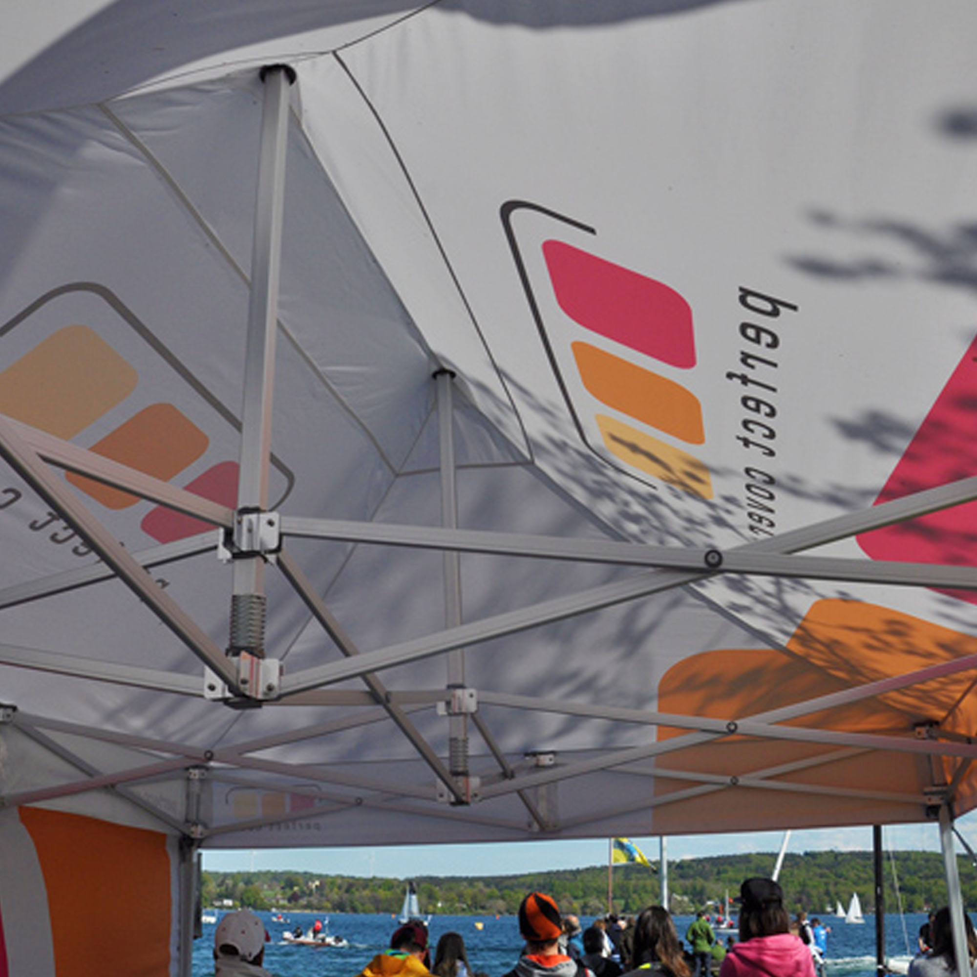 Gestell eines Faltpavillons PRO mit stabiler Rahmenkonstruktion für Outdoor-Veranstaltungen