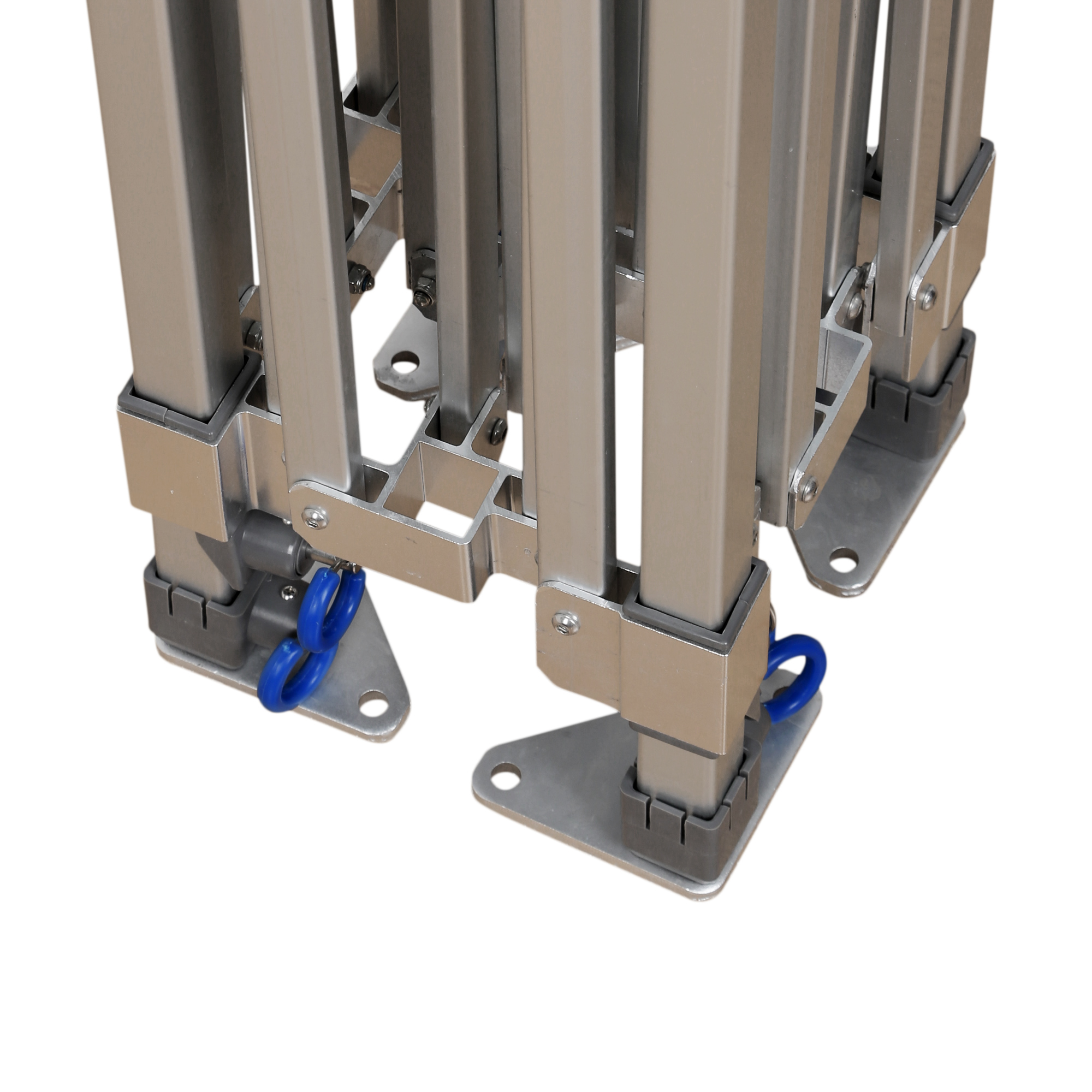 slider_image_1782044ccfc84de284cc50acb0f5da41 Zusammengeklappte Struktur eines Faltpavillons mit stabilen Standfüßen und Verbindungsmechanismen