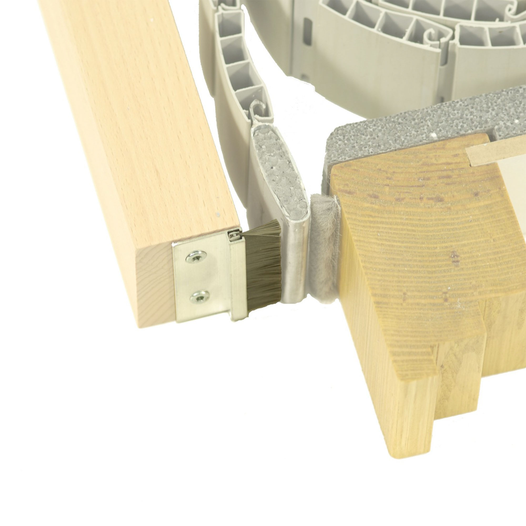 slider_image_019367eade5673929e9d25d25c5b4701 Bürstendichtung mit Aluschiene an Holzkonstruktion montiert, zeigt Dichtungsfunktion