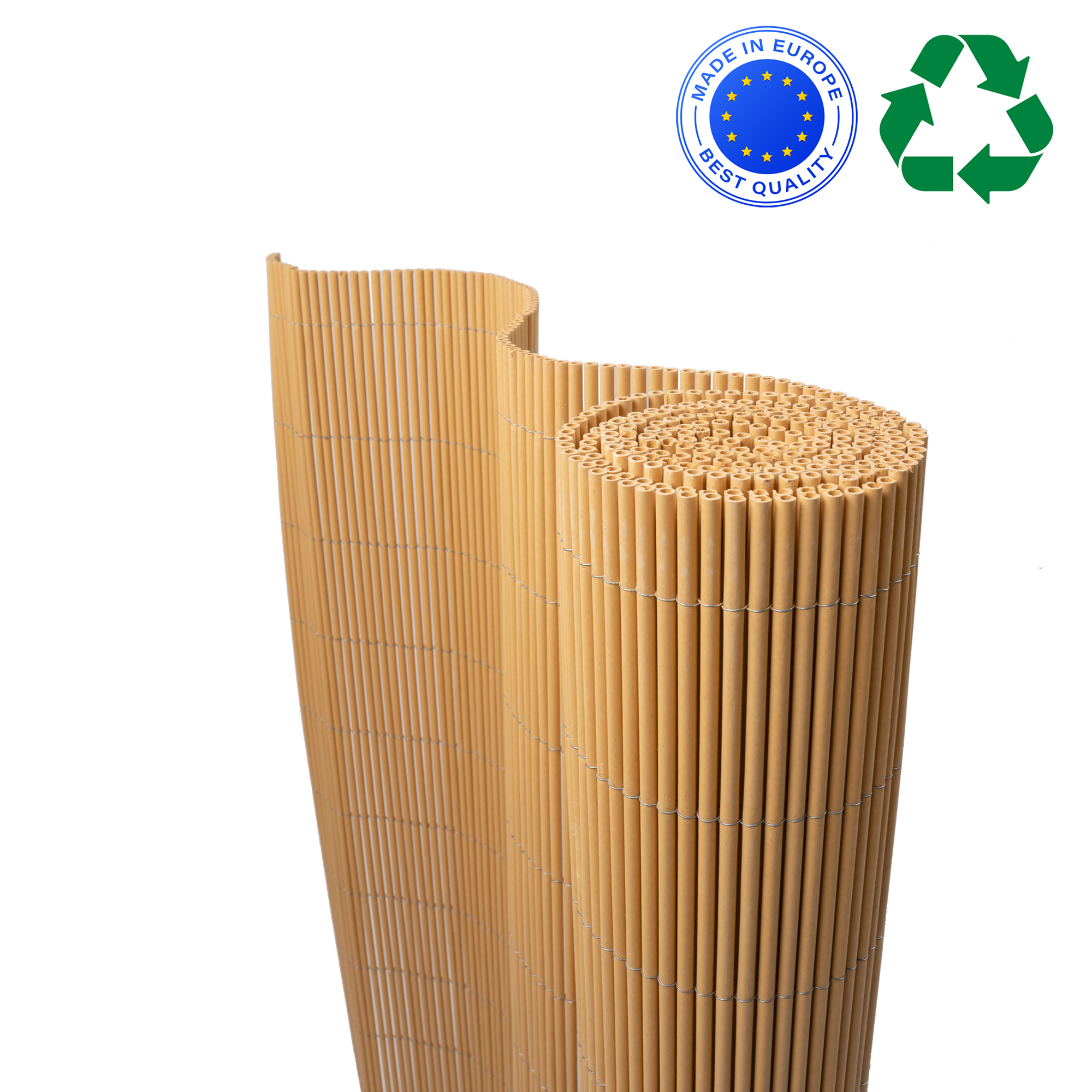 Gerollte Sichtschutzmatten aus Kunststoff, geeignet für den Außenbereich, mit Recycling-Symbolen