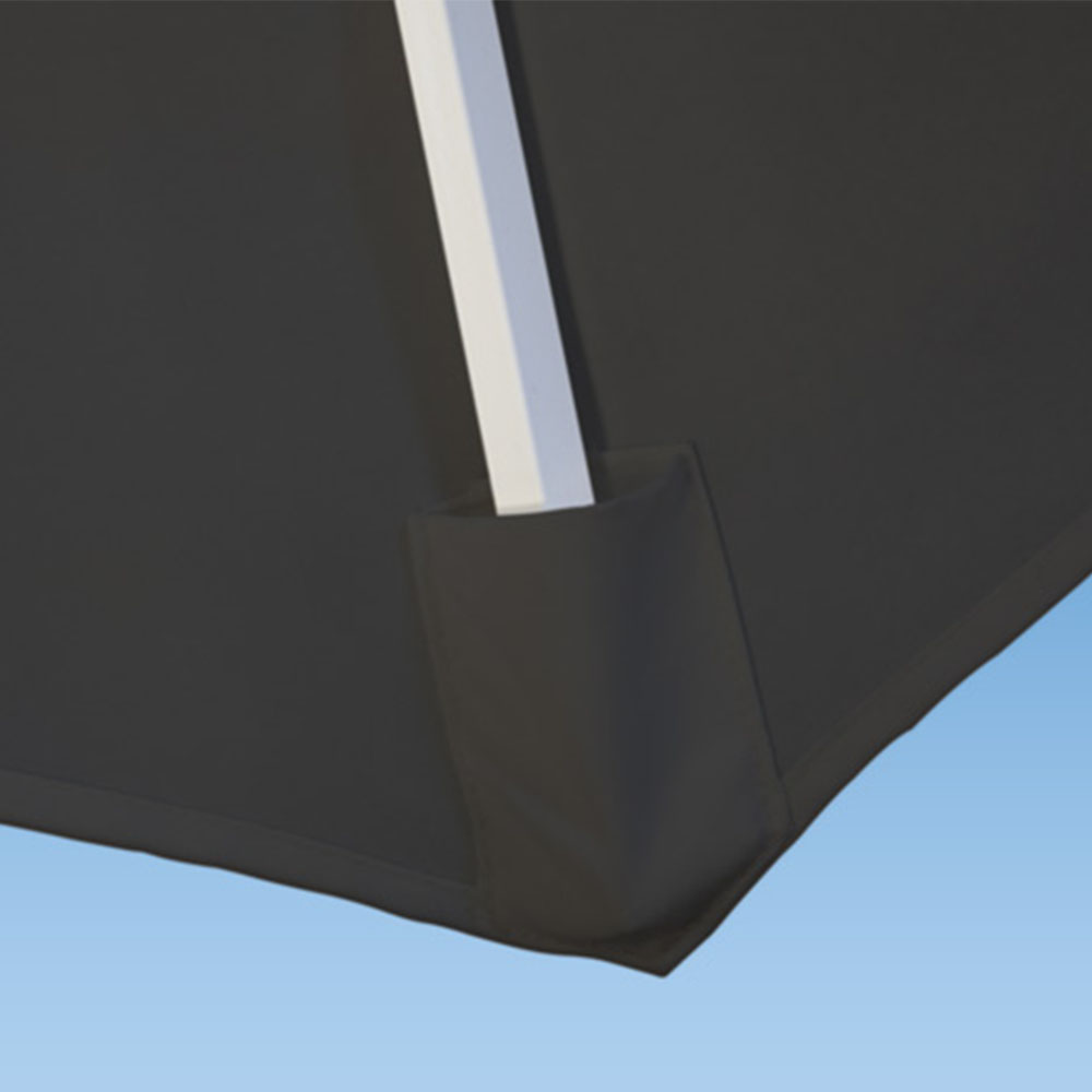 Bespannung für Ampelschirm mit Stange in Halterung, Detailansicht