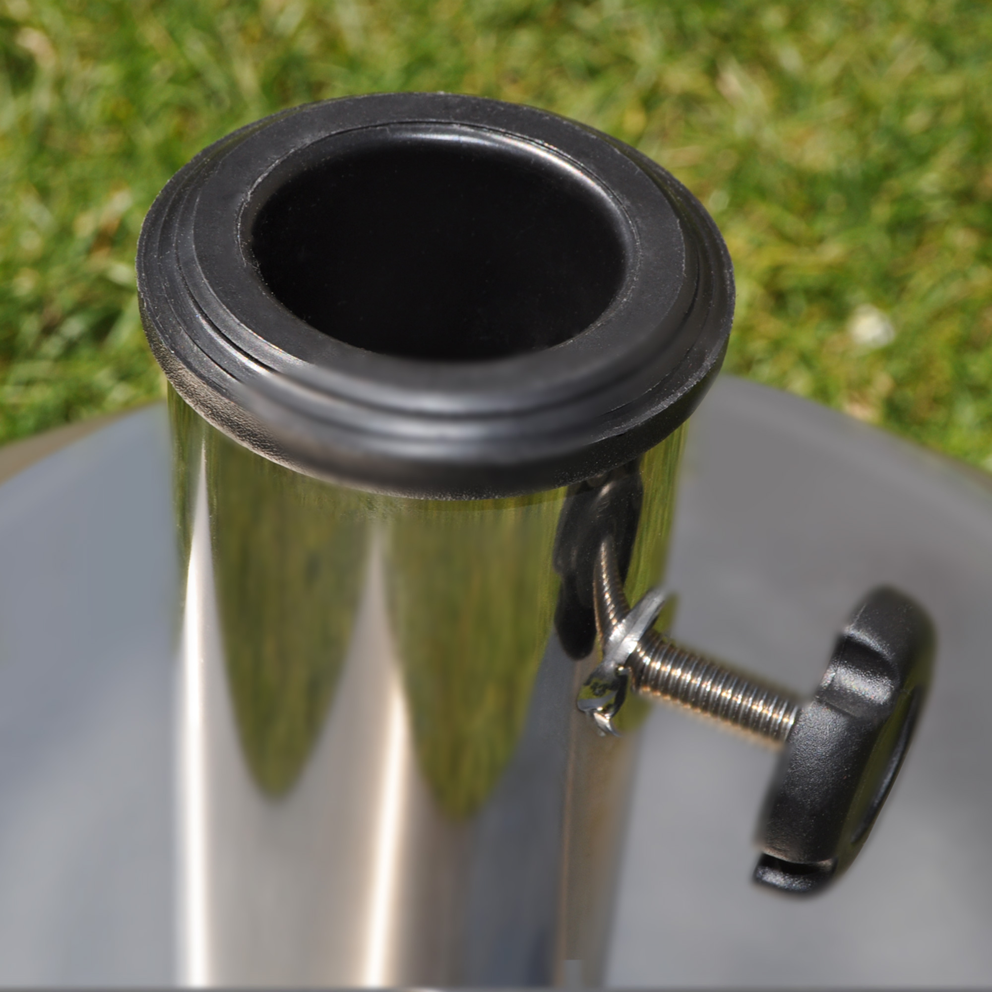 slider_image_0192347a5db37f7bbf642664395a1748 Edelstahl-Schirmständer mit Schraubmechanismus für Sonnenschirme