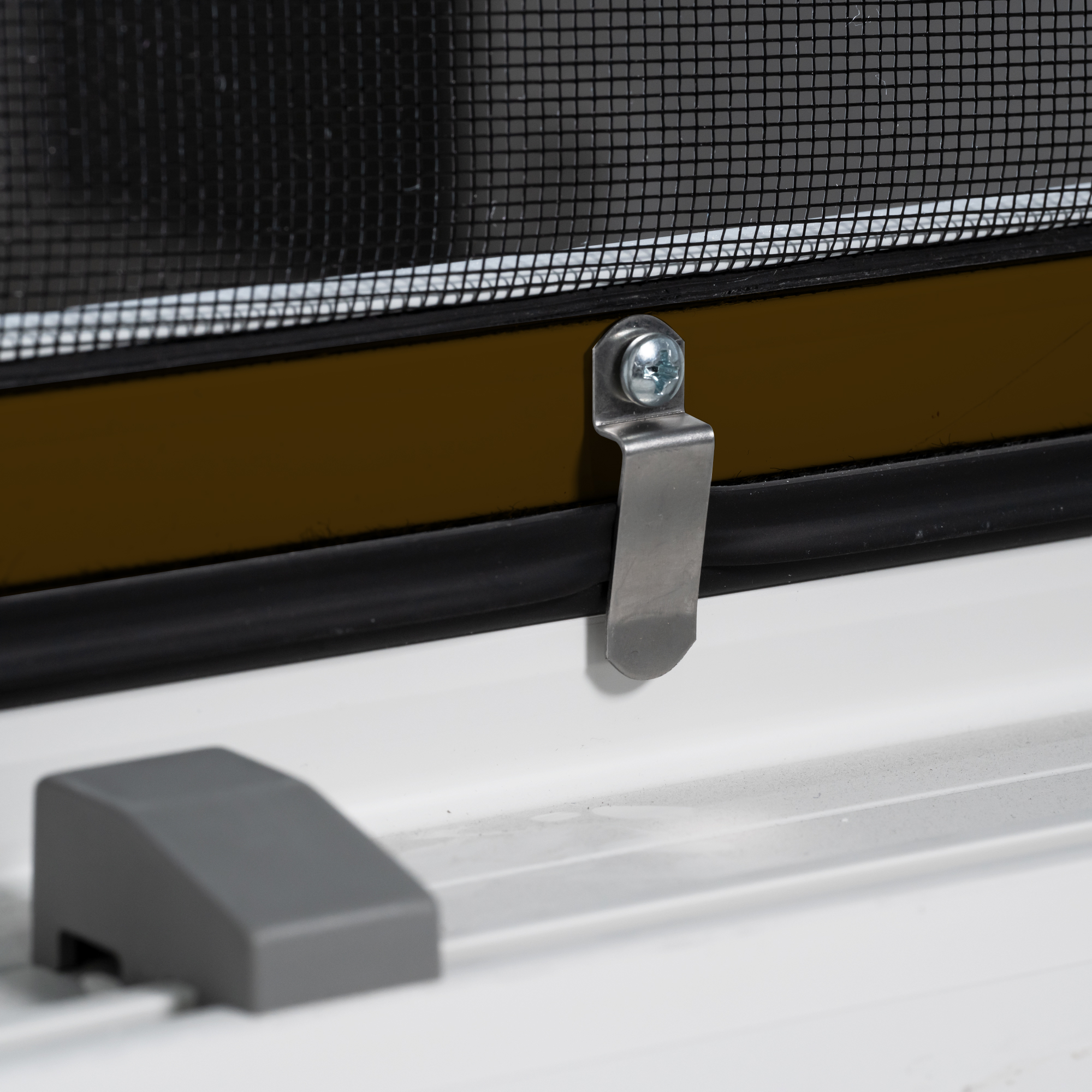 slider_image_0192288bcc657fde801de4081bb84ae6 Insektenschutz-Spannrahmen mit Befestigungselementen für Fensterrahmen