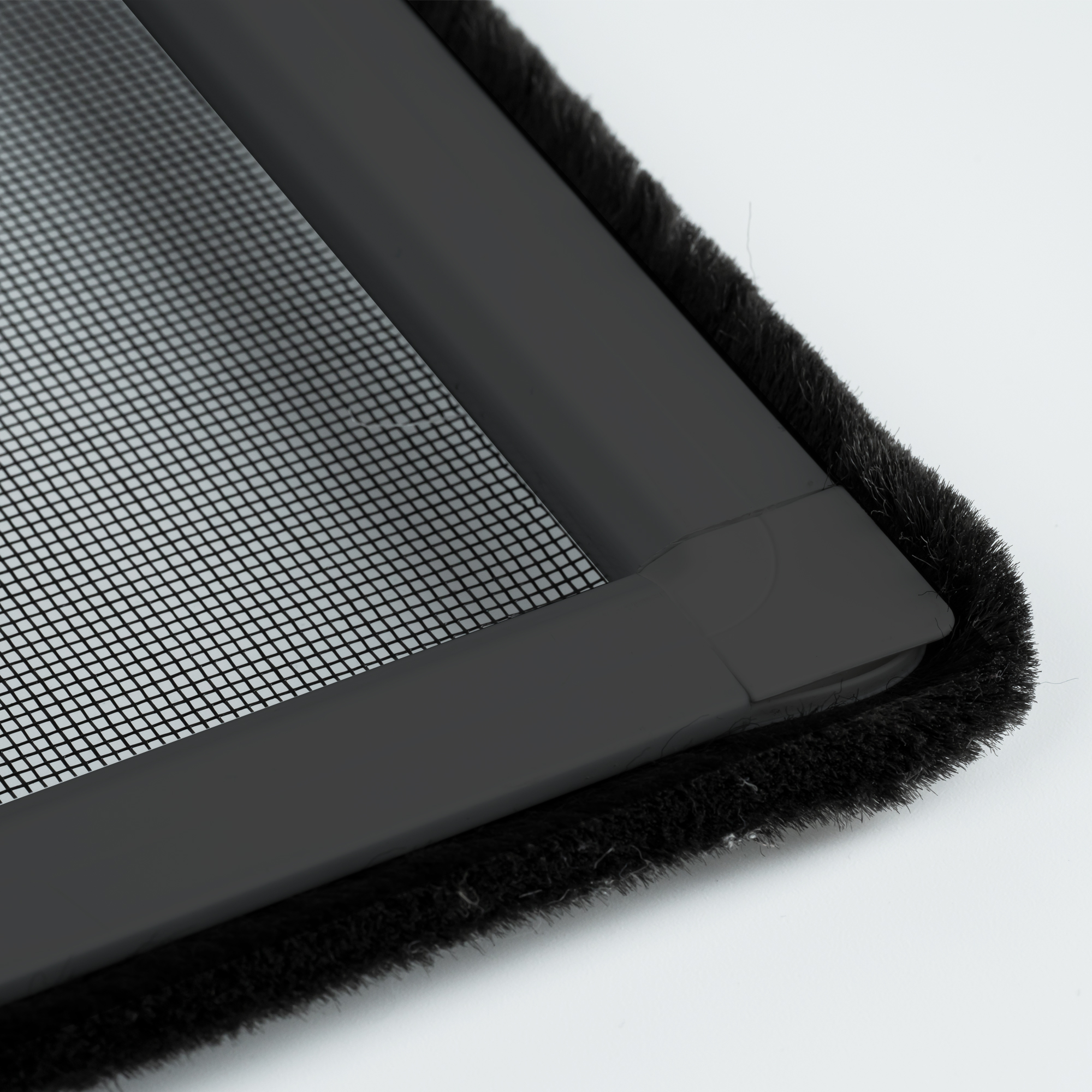 slider_image_0192287c0e817275a2a2d72ef21a2548 Insektenschutz-Spannrahmen in Fensterrahmen montiert