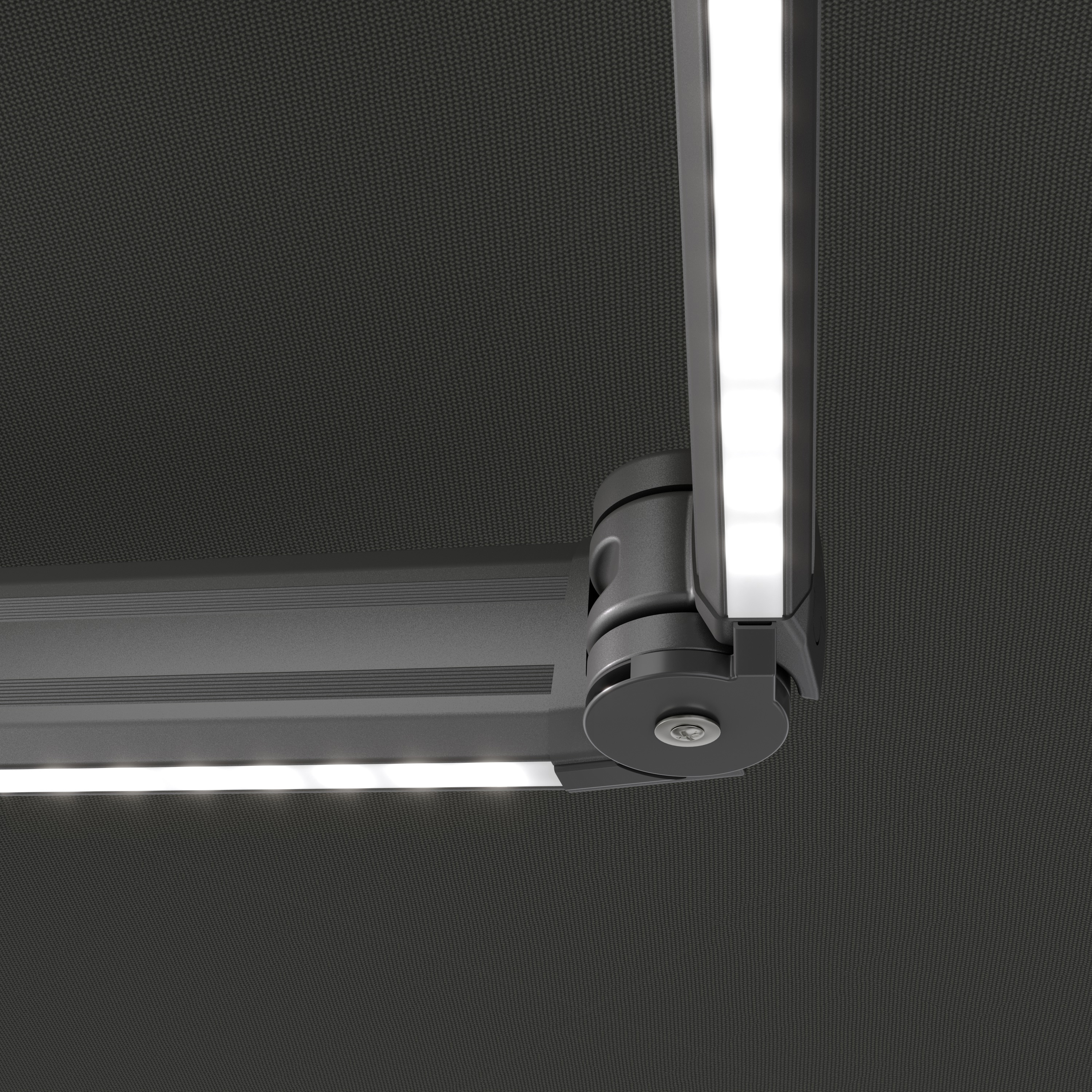 Detailansicht einer Kassettenmarkise mit LED-Beleuchtung und Gelenkmechanismus