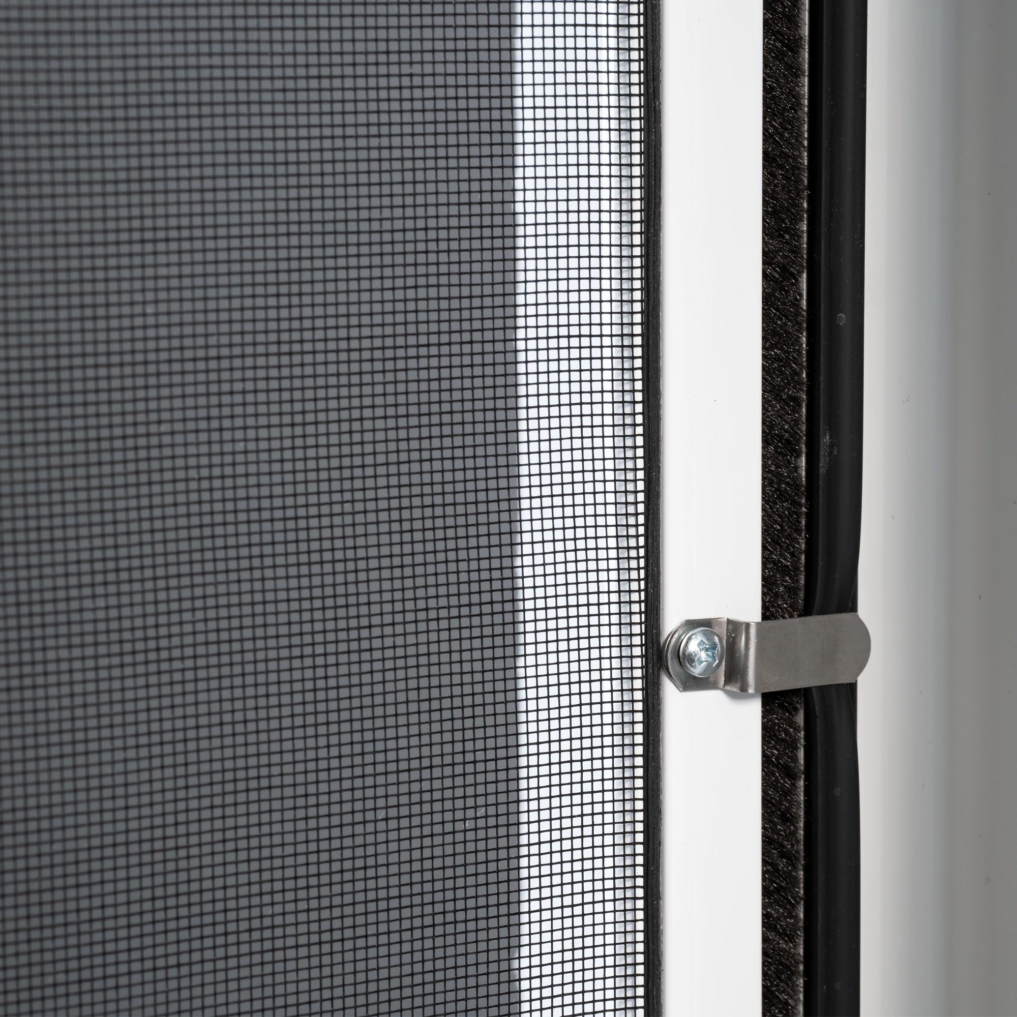 slider_image_019228920e6d75a7852f63bff715e01d Insektenschutz-Spannrahmen mit Netz und Befestigungselementen in Nahaufnahme