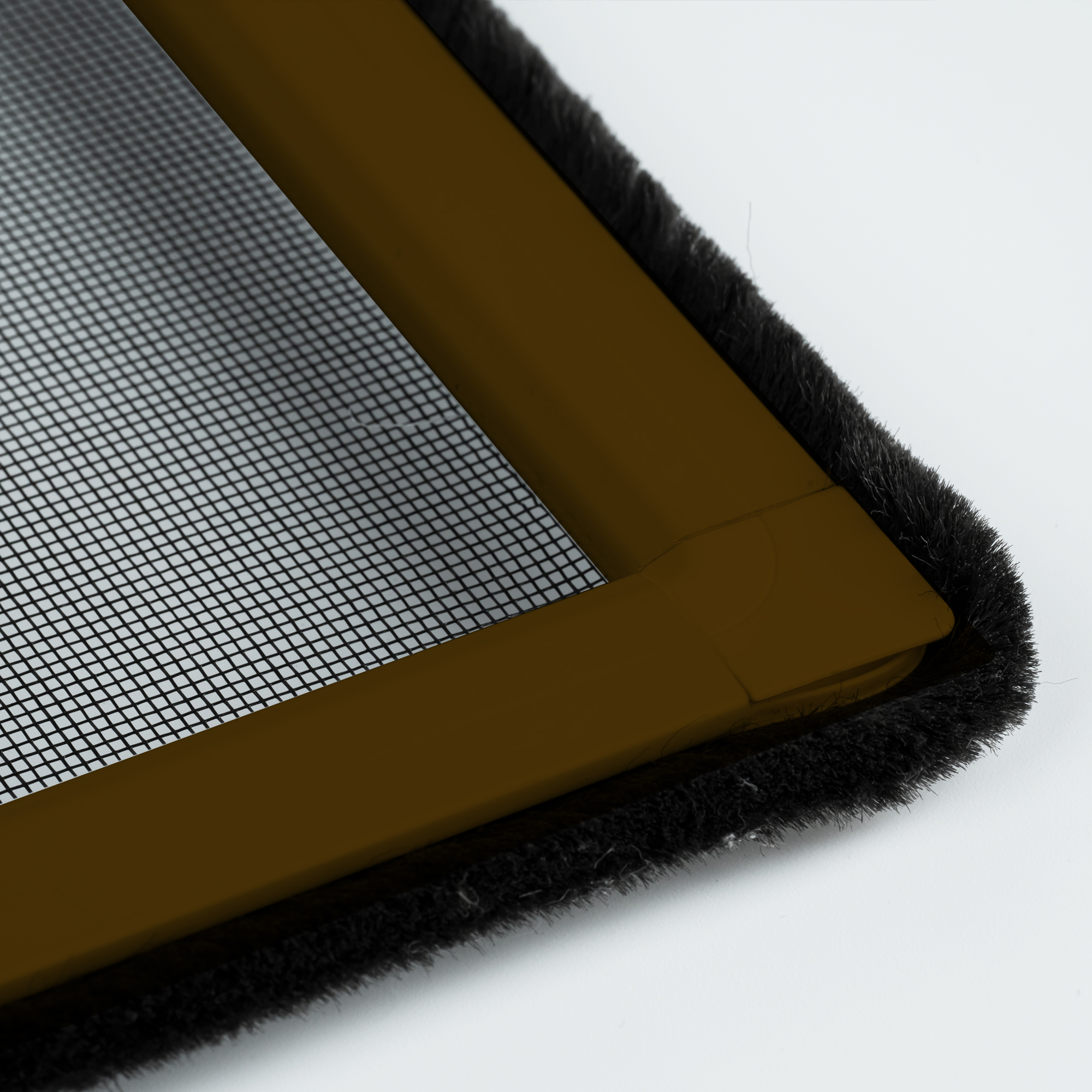 Insektenschutz-Spannrahmen in Fensterrahmen montiert