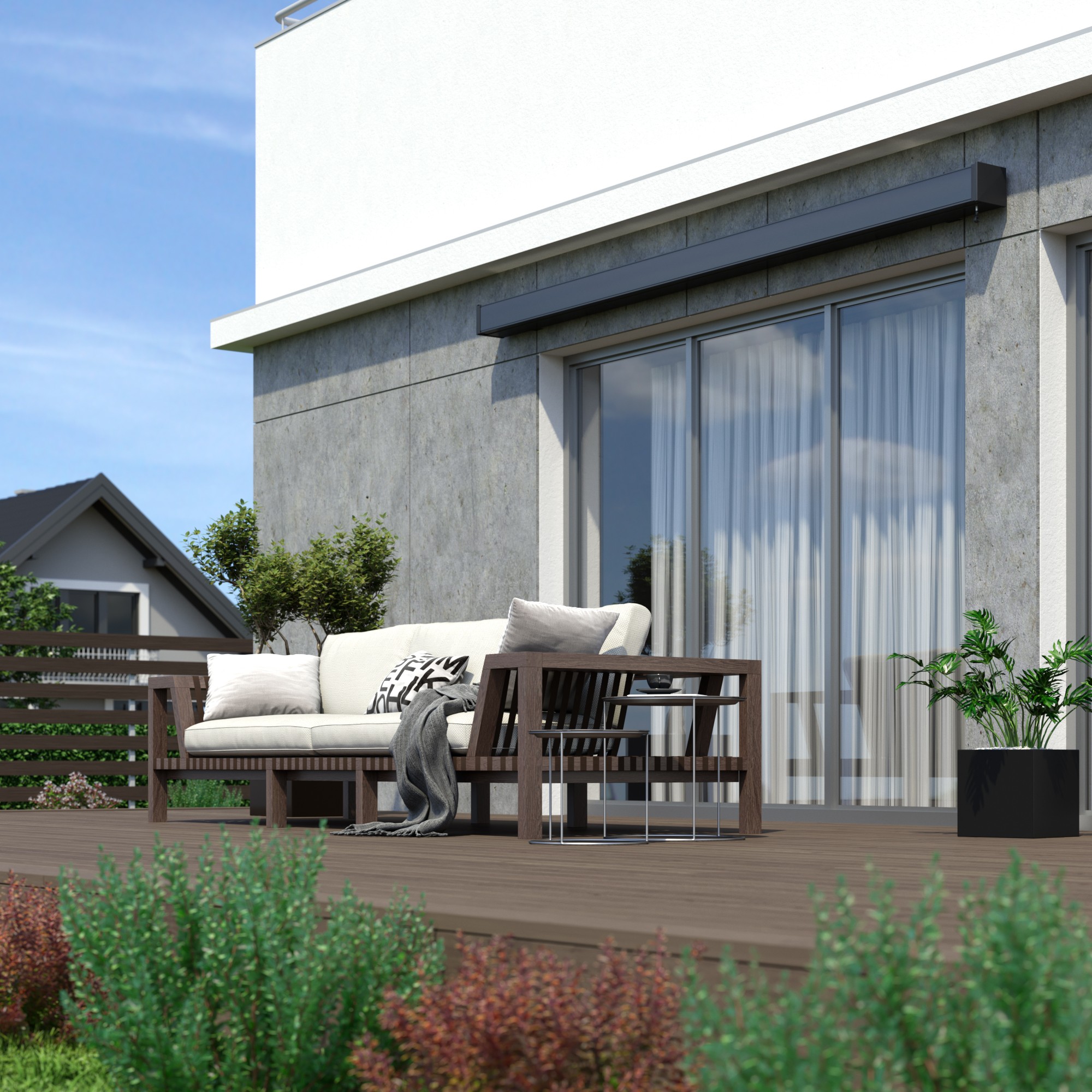 Terrasse mit Kassettenmarkise über Glastüren, Sitzmöbel und Pflanzen im Außenbereich