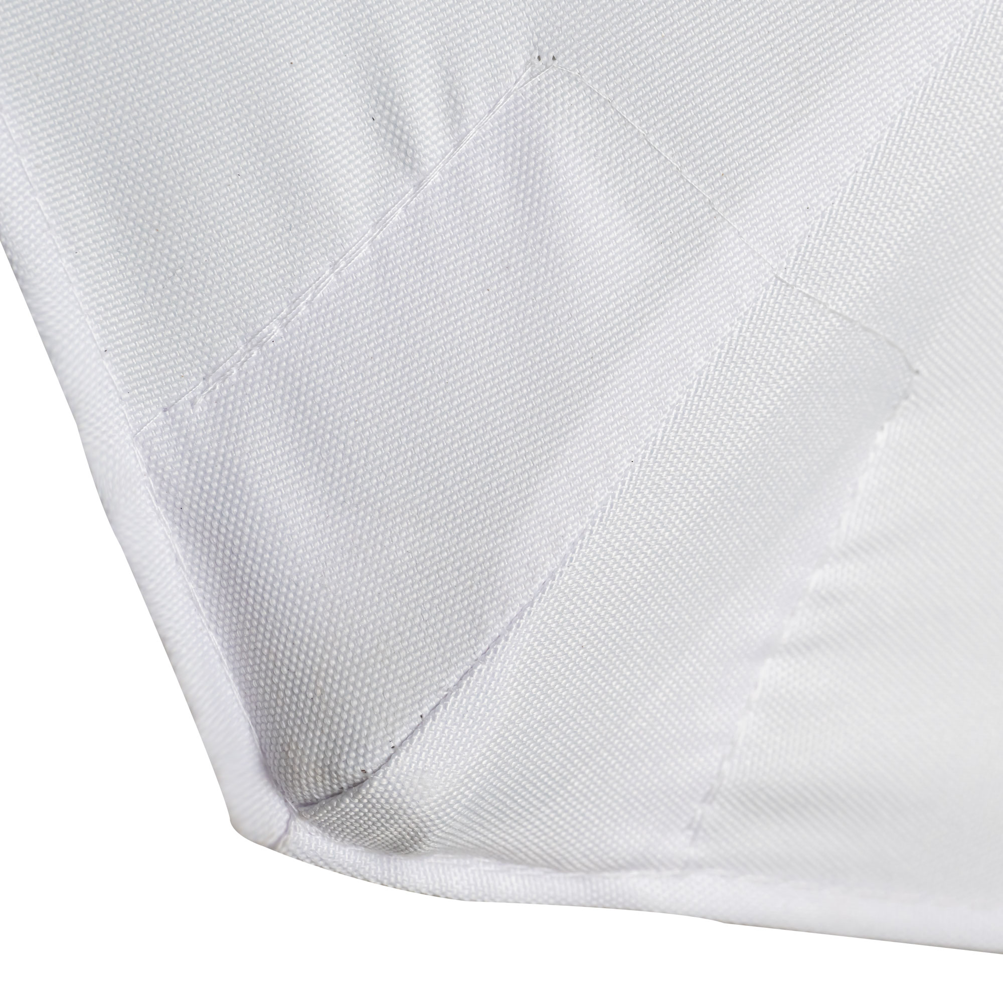 slider_image_42cce85d22254f278c6e44d2ed38275a Nahaufnahme eines knickbaren Holz-Sonnenschirms mit Stoffbespannung