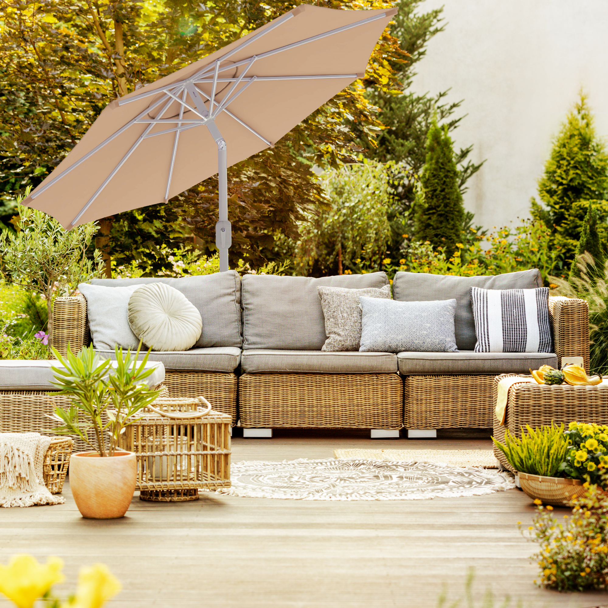 Gestell für Sonnenschirm mit mehreren Streben und einem separaten Stab